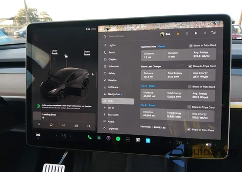 2022 Tesla Model Y Performance Dual Motor All-Wheel Drive z USA, uszkodzony, nr VIN 7SAYGDEF1NF575190